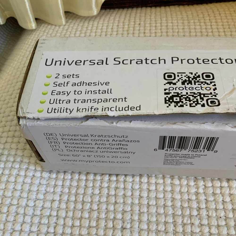 UNIVERSAL SCRATCH PROTECTOR - Picture 2 of 4